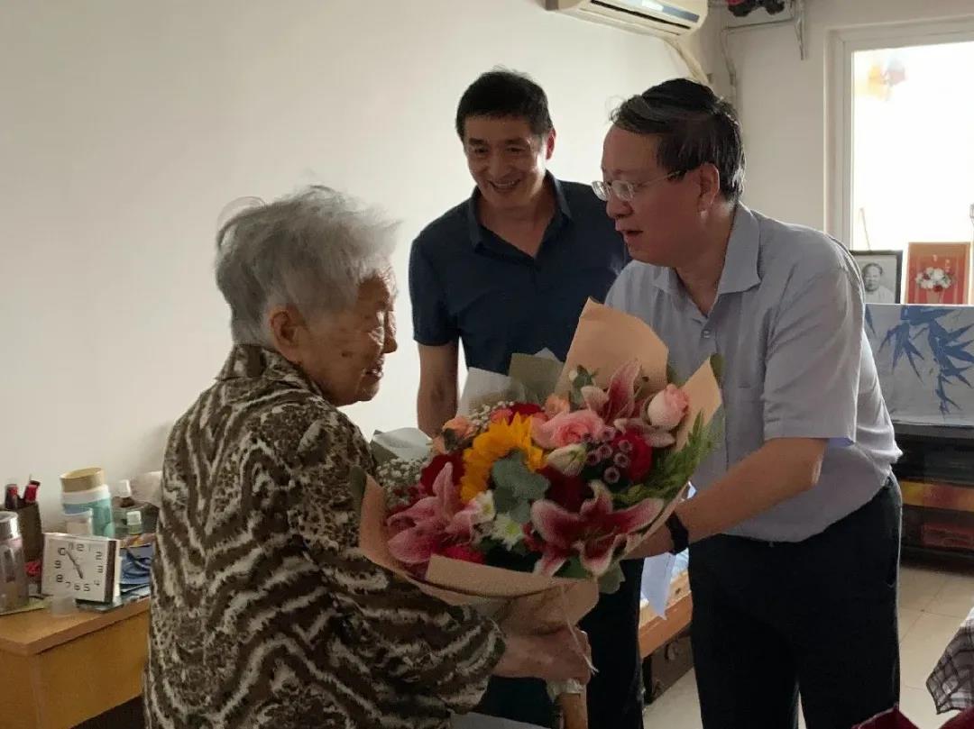 b39339770cc7480e9313ff1787f0a8e0.jpg b39339770cc7480e9313ff1787f0a8e0.jpg