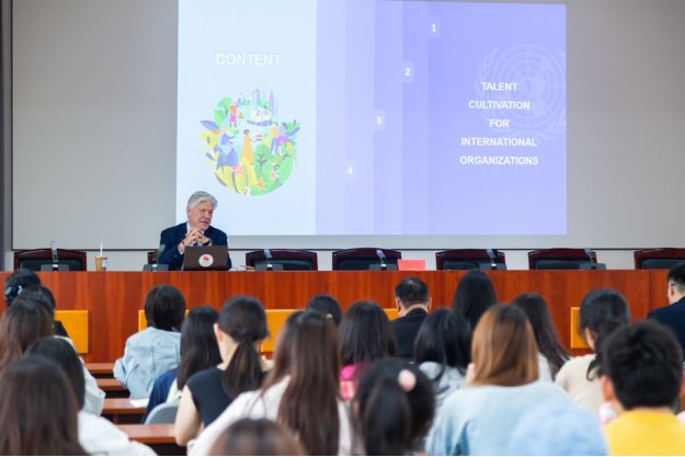 e5f349b7660a46f79cc3089378be9c88.png image.png